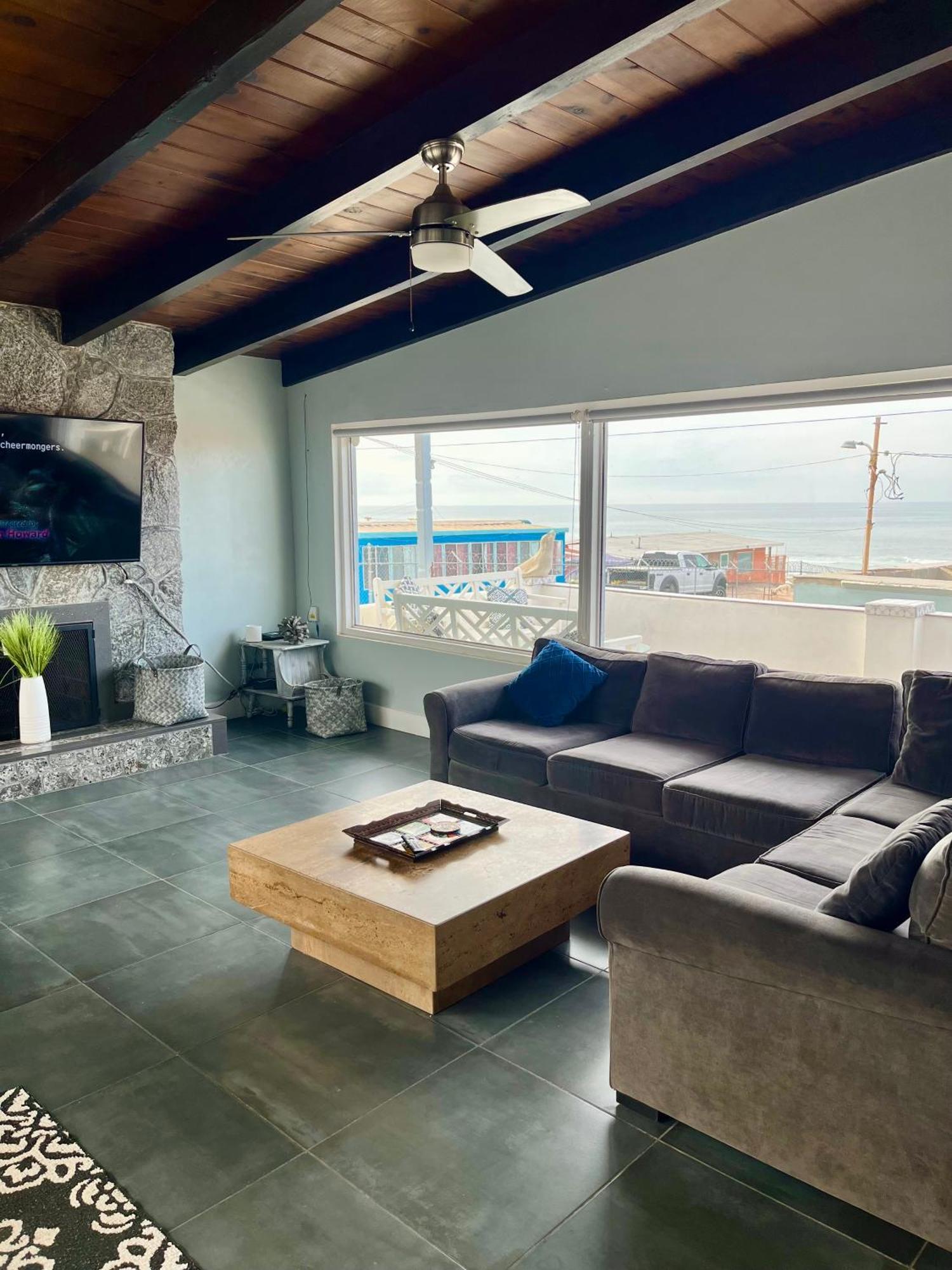 Сasa de vacaciones House Sleeps 14 & Steps To Sandy Mins To Downtown *