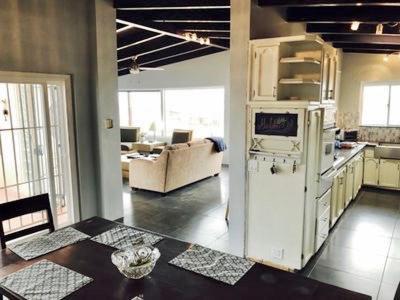 Сasa de vacaciones House Sleeps 14 & Steps To Sandy Mins To Downtown